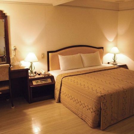 Athens Hotel Тайджун Екстериор снимка