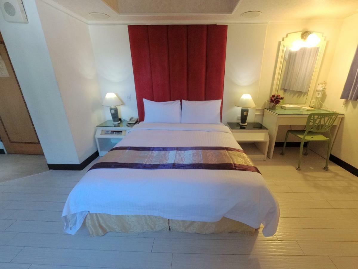 Athens Hotel Тайджун Екстериор снимка