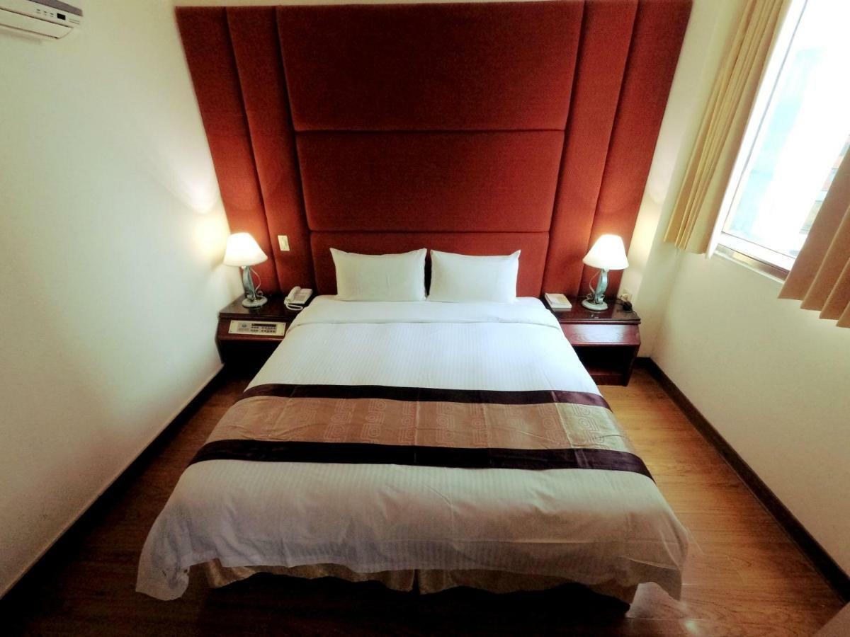 Athens Hotel Тайджун Екстериор снимка