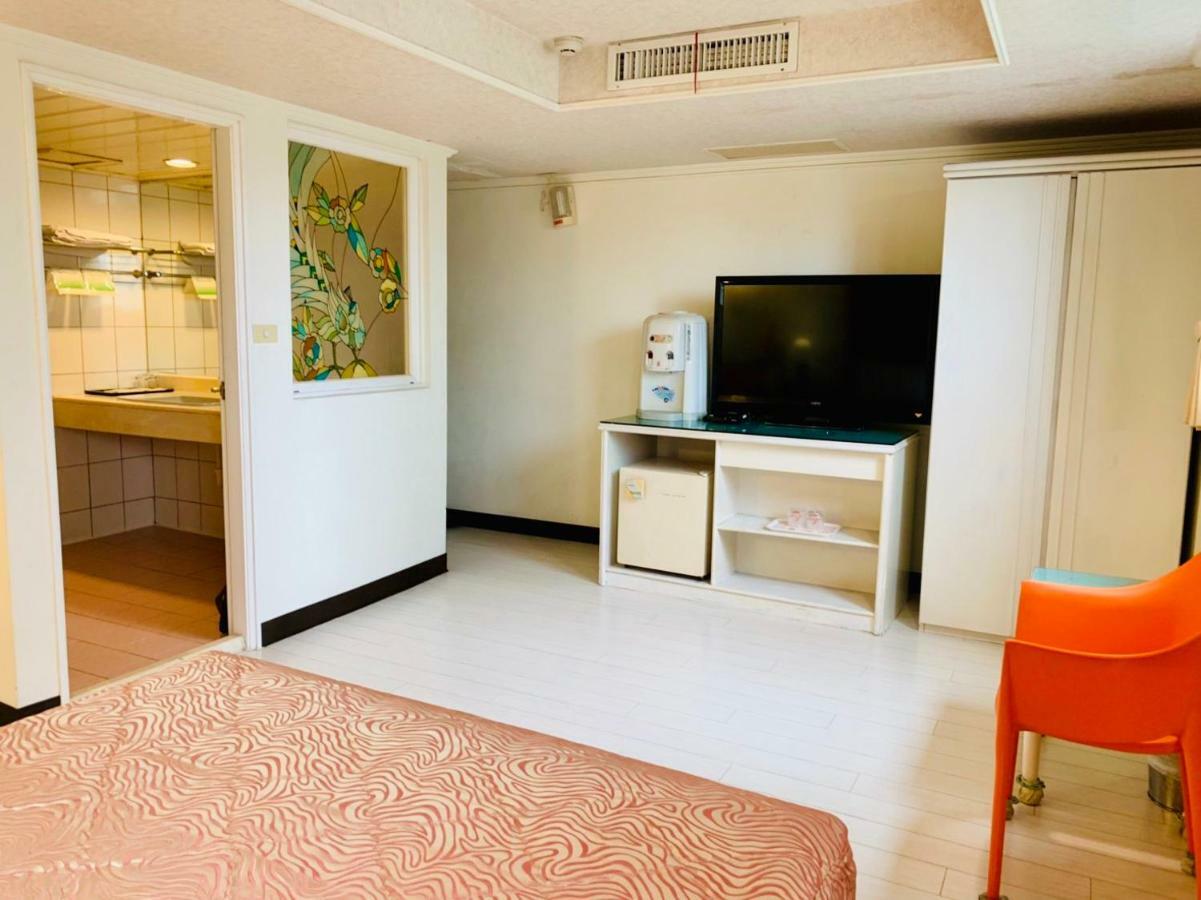 Athens Hotel Тайджун Екстериор снимка