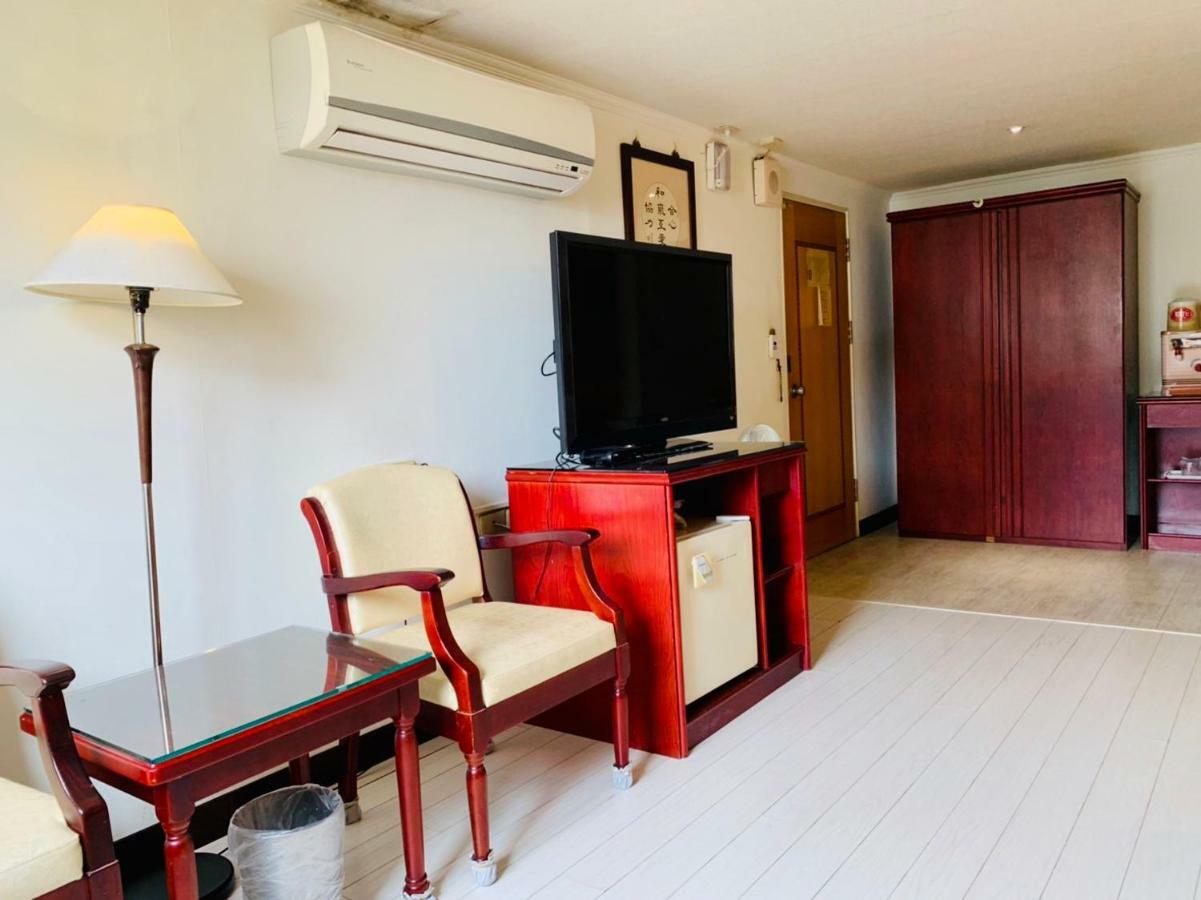 Athens Hotel Тайджун Екстериор снимка